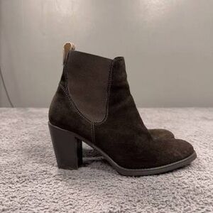 Hunter Livi Boots Womens 8.5 Brown Suede Chukka Heeled Almond Toe Bootie Pull On